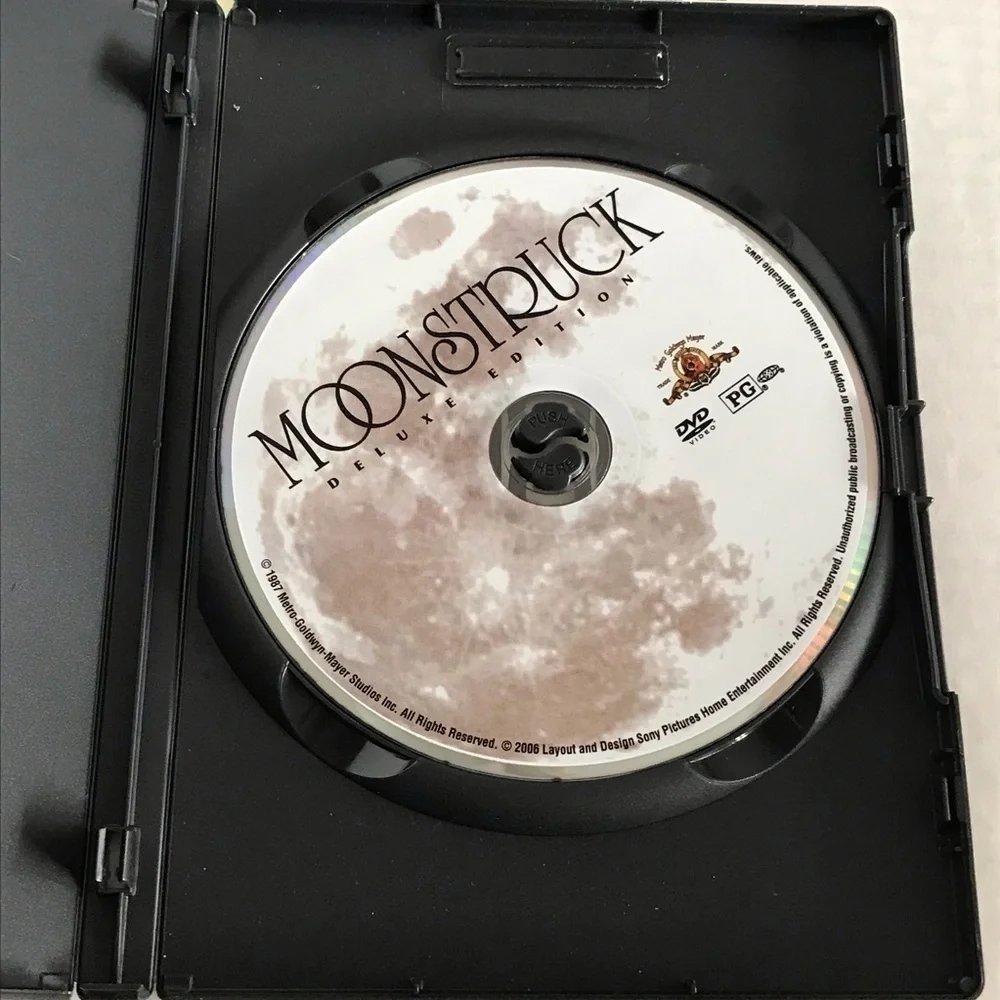 Moonstruck DVD - Deluxe Edition - Award Series